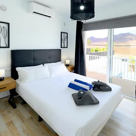 Bella, Modern 4 Bed Playa Blanca (Lanzarote)