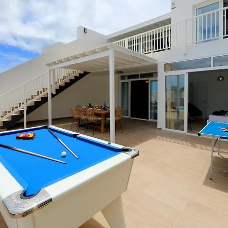 Bella, Modern 4 Bed Villa *
