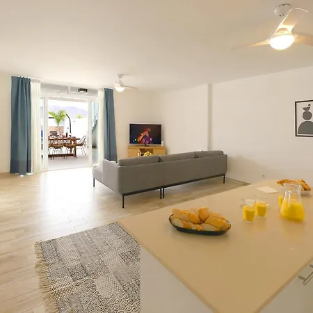 Bella, Modern 2 Bed Willa *