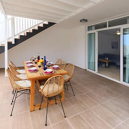 Bella, Modern 2 Bed Playa Blanca (Lanzarote)