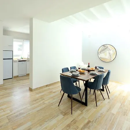 Bella, Modern 2 Bed *