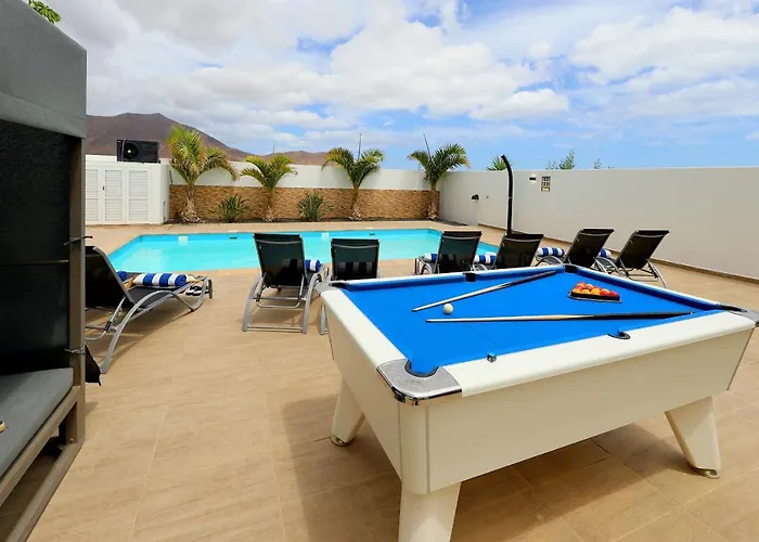 Bella, Modern 4 Bed